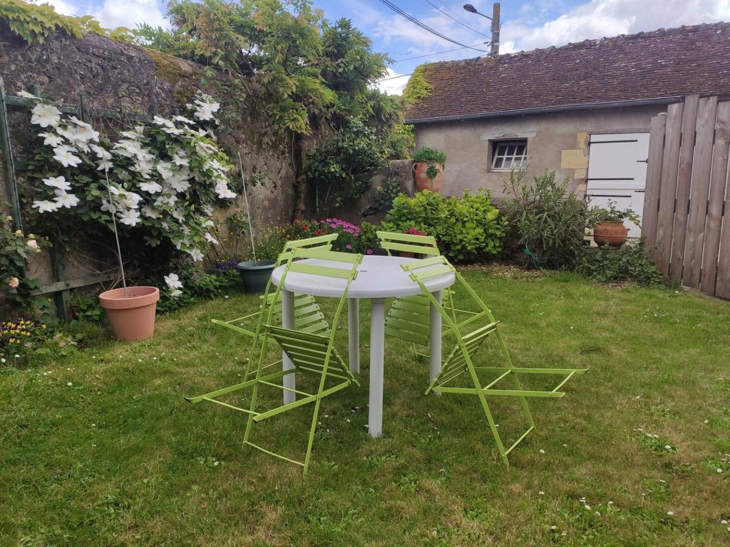 Le Relais De L'Ormeau - Charmant Gite Pour 4 Pers. Lussault-sur-Loire Esterno foto